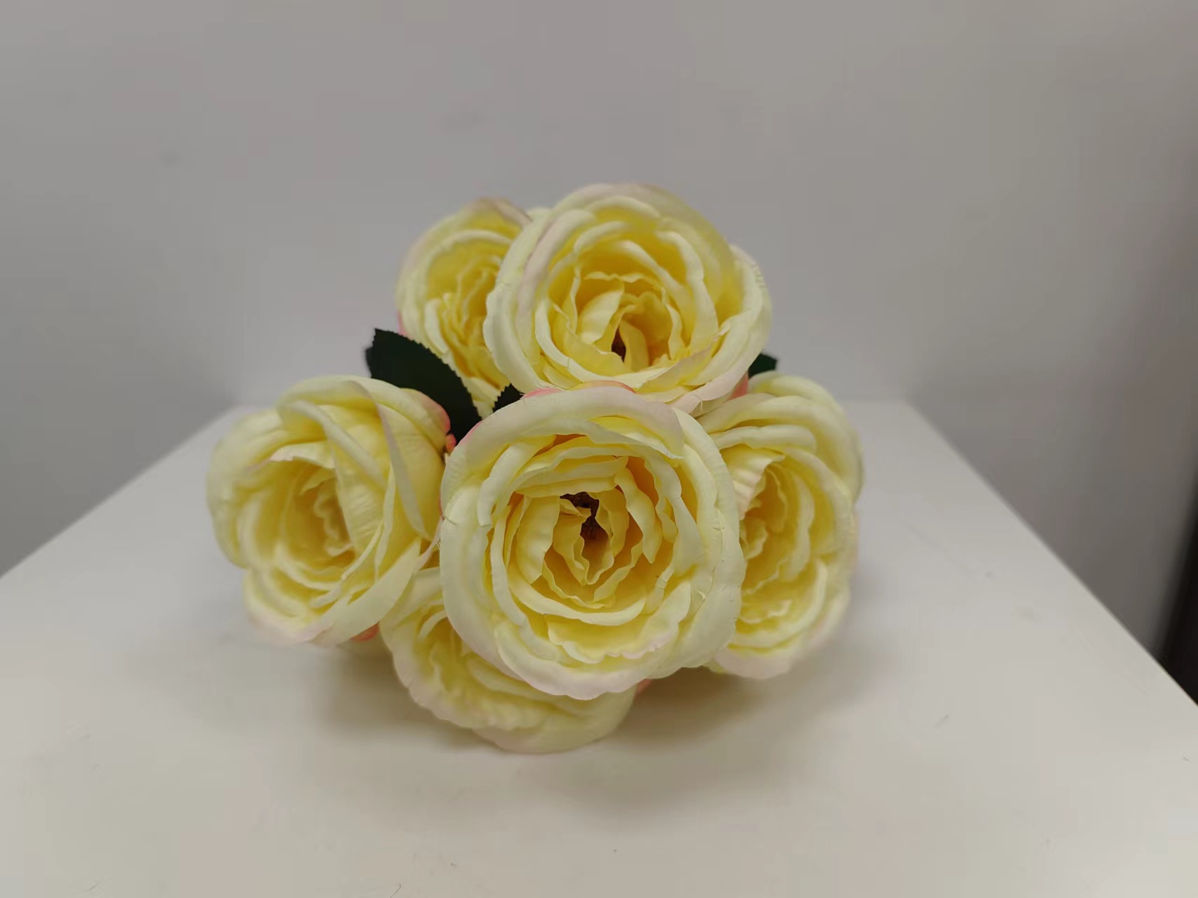 9头大苞芯玫瑰花束 - 图片 9