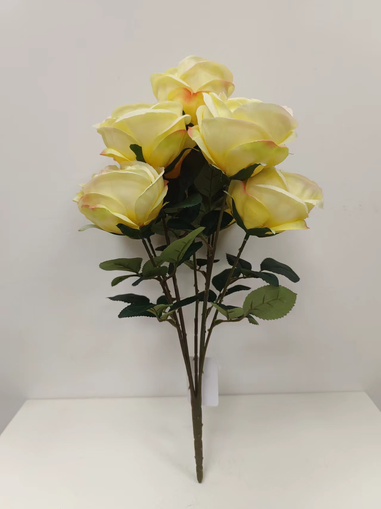 9头大苞芯玫瑰花束 - 图片 7